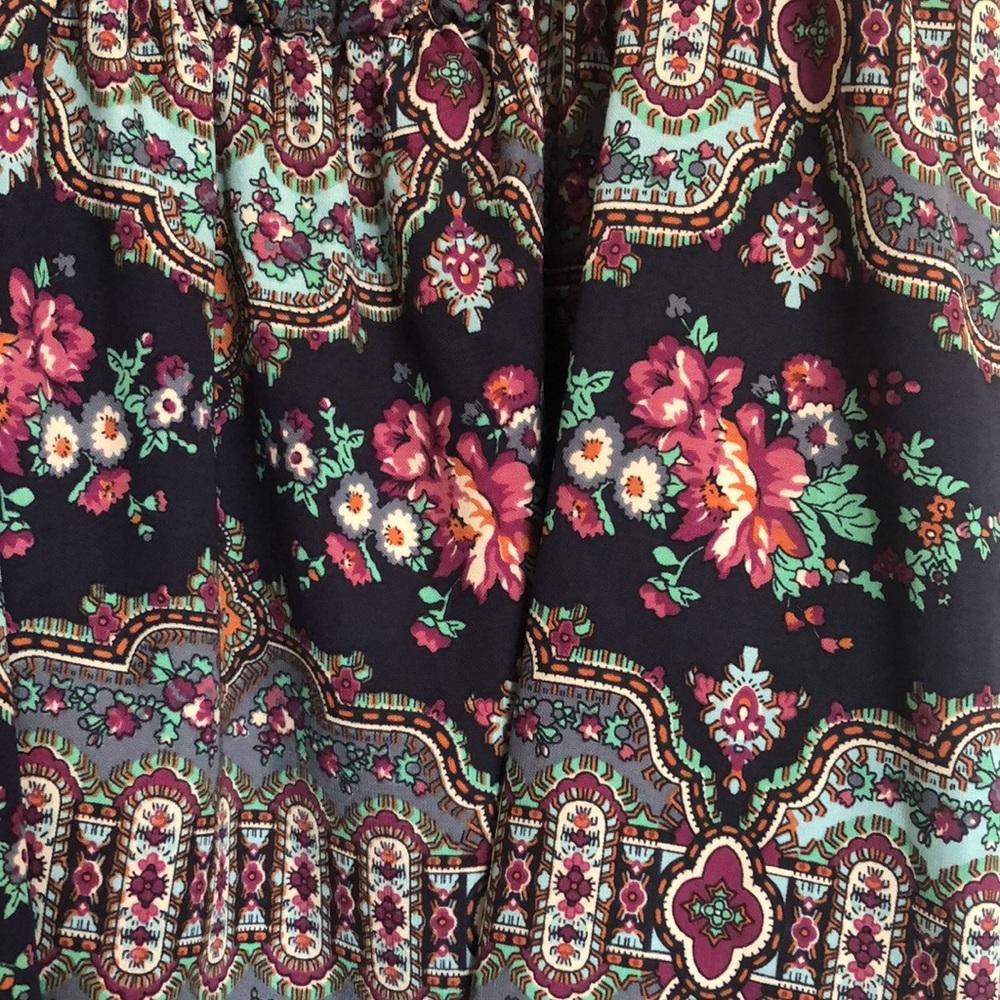 Off shoulder patterned top - Picture 2 of 4